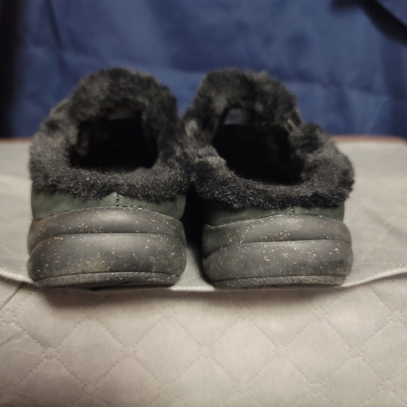 NWOT.  Clarks Roseville Collection Clogs. Size 9.  (510) - Picture 5 of 8